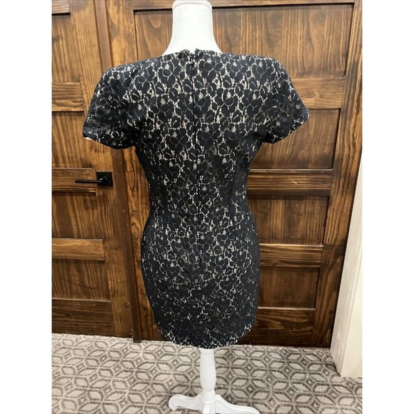 French Connection Women Dress Size 8 Black Tan Cap Sleeve Lace Classy‎ LBD Core - Picture 2 of 8
